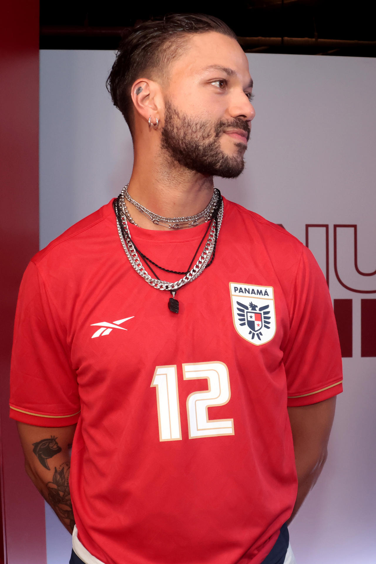 La marca deportiva Reebok y la Federación Panameña de Fútbol (Fepafut) presentaron este jueves la nueva equipación de la selección canalera, que los jugadores usarán oficialmente en los partidos de la Copa América y las eliminatorias del Mundial de 2026. EFE/ Gabriel Rodríguez
