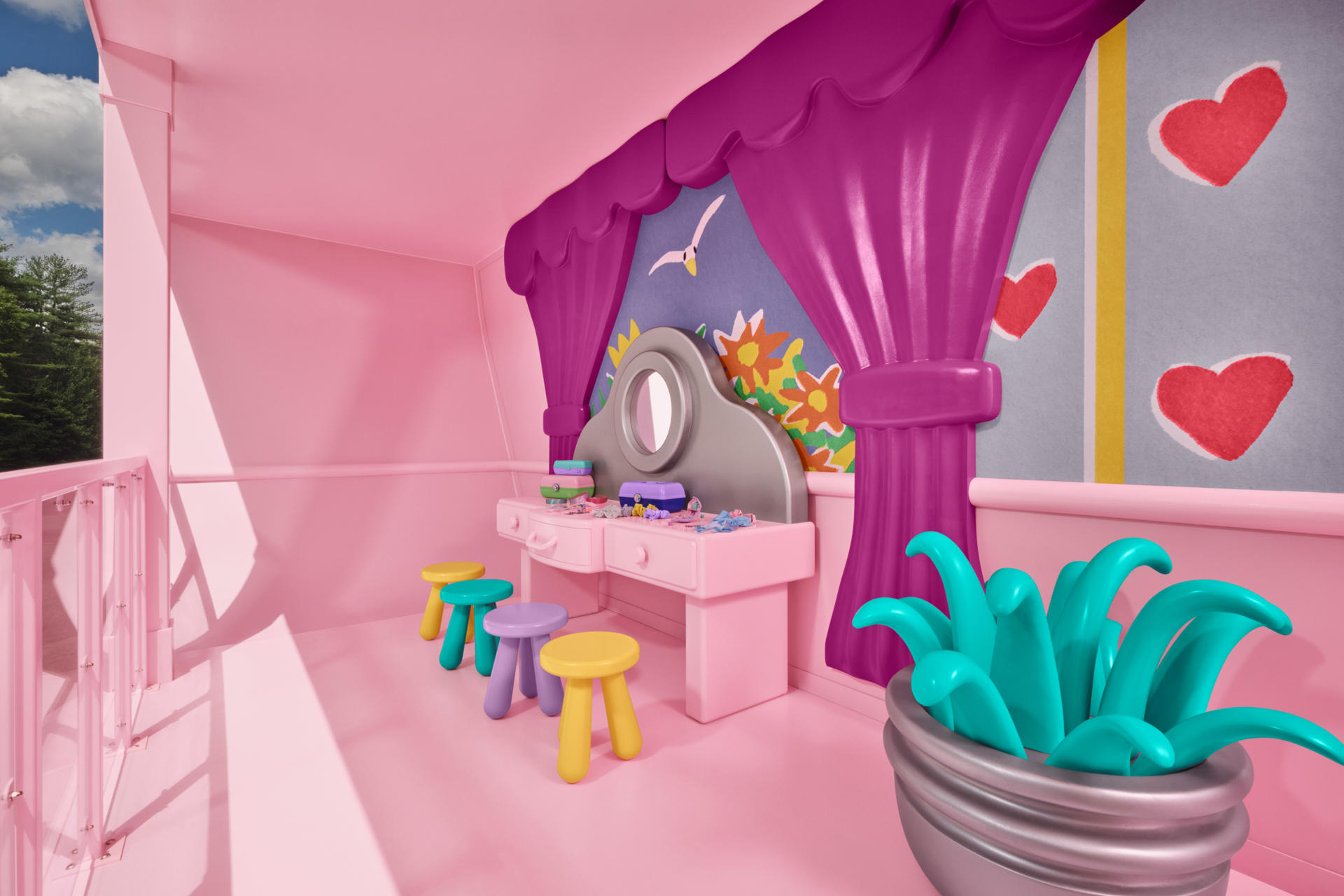 Fotografía cedida por Airbnb de la casa de la icónica muñeca Polly Pocket en tamaño real dispuesta como alojamiento a través de la plataforma Airbnb, en la localidad de Littleton en Massachusetts (EE.UU.). EFE/Kelsey McClellan/Airbnb / SOLO USO EDITORIAL/ SOLO DISPONIBLE PARA ILUSTRAR LA NOTICIA QUE ACOMPAÑA (CRÉDITO OBLIGATORIO)
