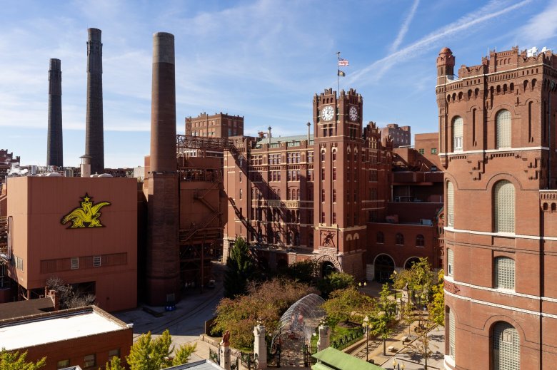 Anheuser-Busch Refuerza su Compromiso con St. Louis: Inversión de $15 Millones Impulsa la Economía Local 3