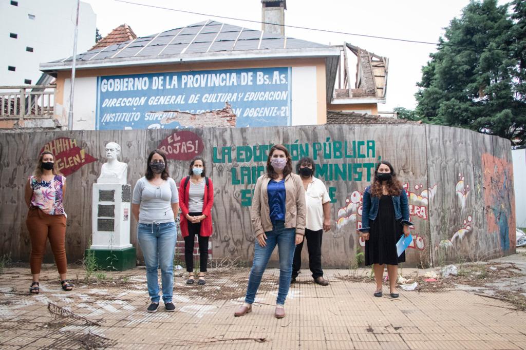 Mariel Fernandez recorrió obras en establecimientos educativos