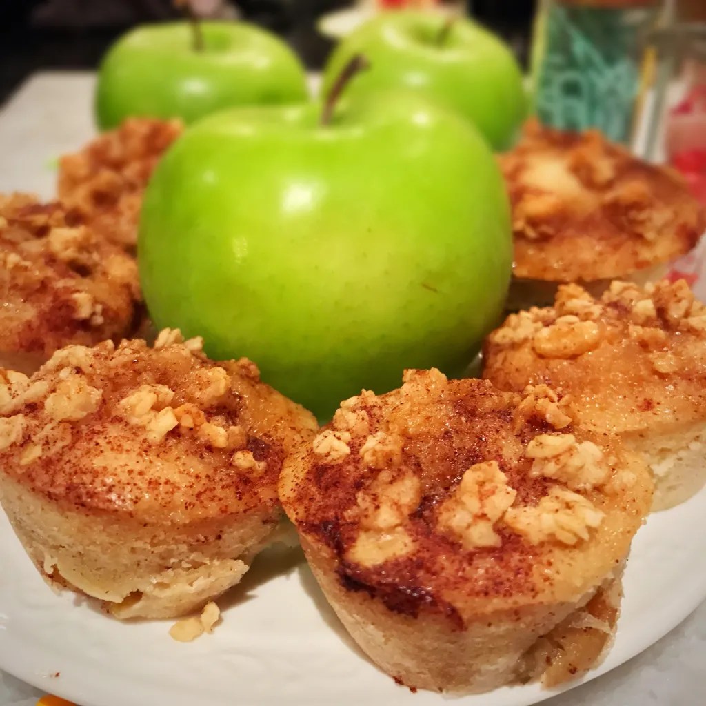 Cinnamon Streusel Apple Bites: 1 Smart Point per serving