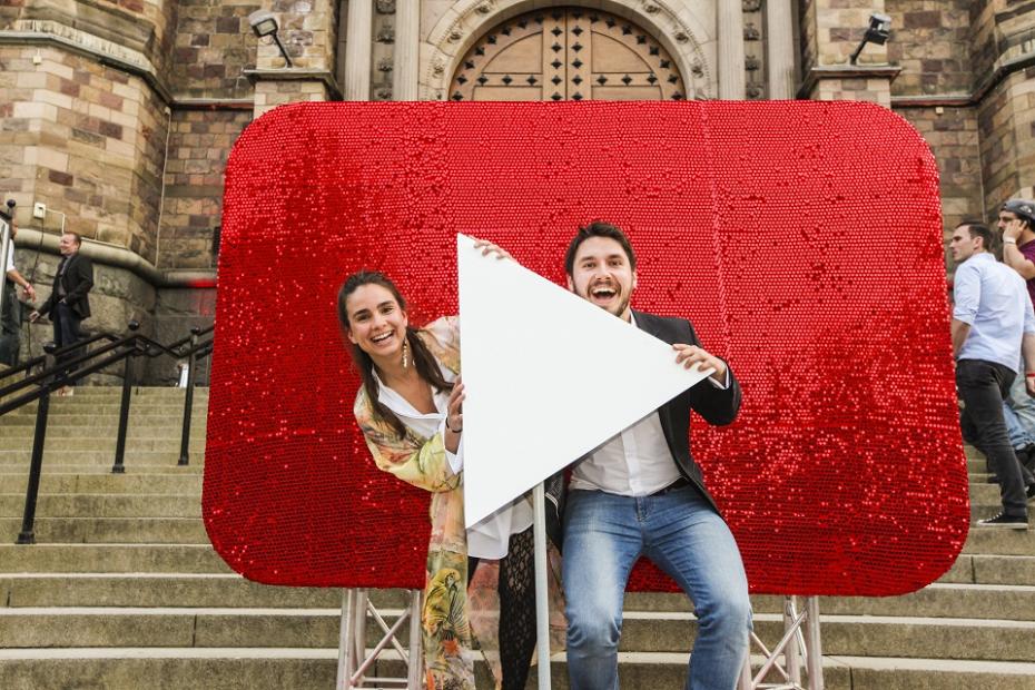 The editors of publications international, ltd. De Cate VizualizÄri Ai Nevoie Pe Youtube Pentru A Castiga Un Salariu Diez