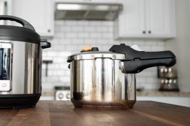 pressure cooker autoclave does stovetop electric vs difference between pentola lagostina cookers pressione clipso pratica multifunzionale recensione della wikihow