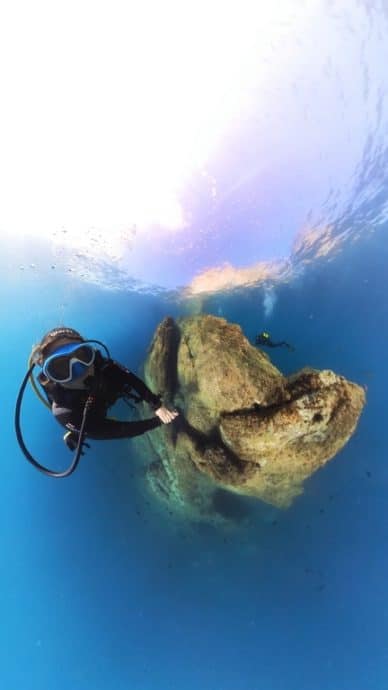 Vue à 360 degrés avec une caméra sous-marine.