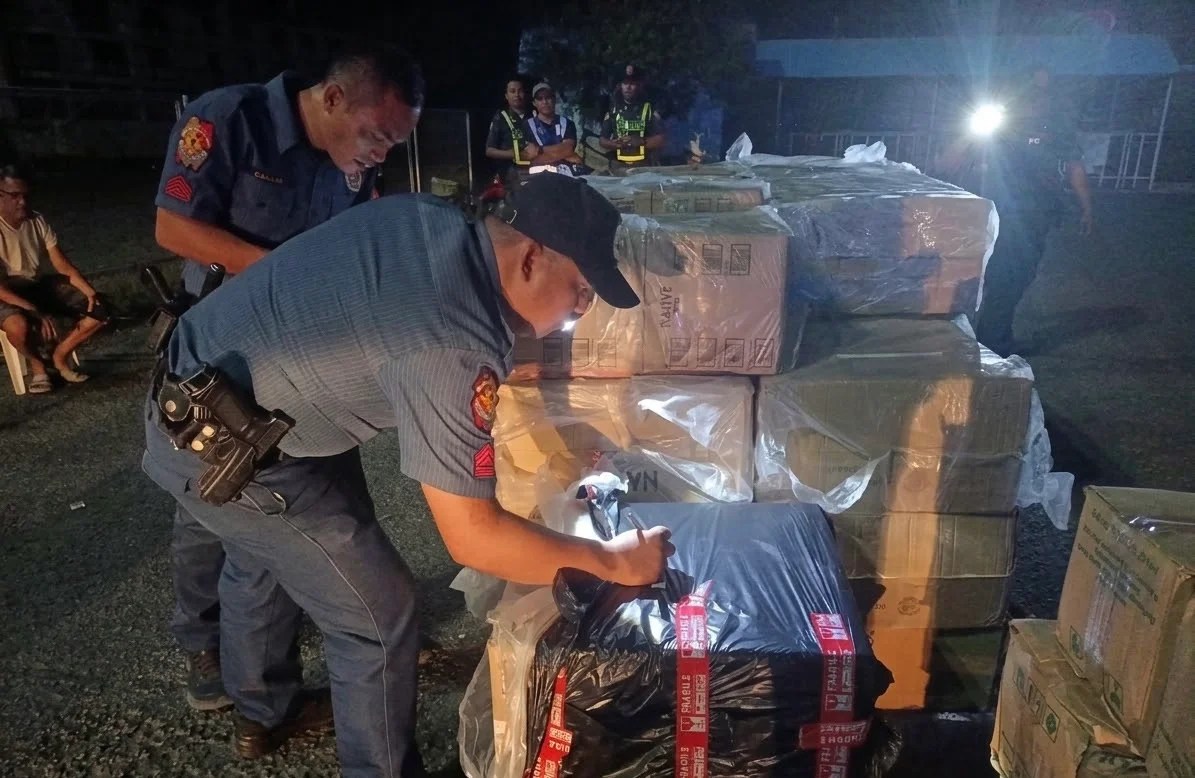 P1.98M in suspected smuggled cigarettes intercepted at San Carlos port