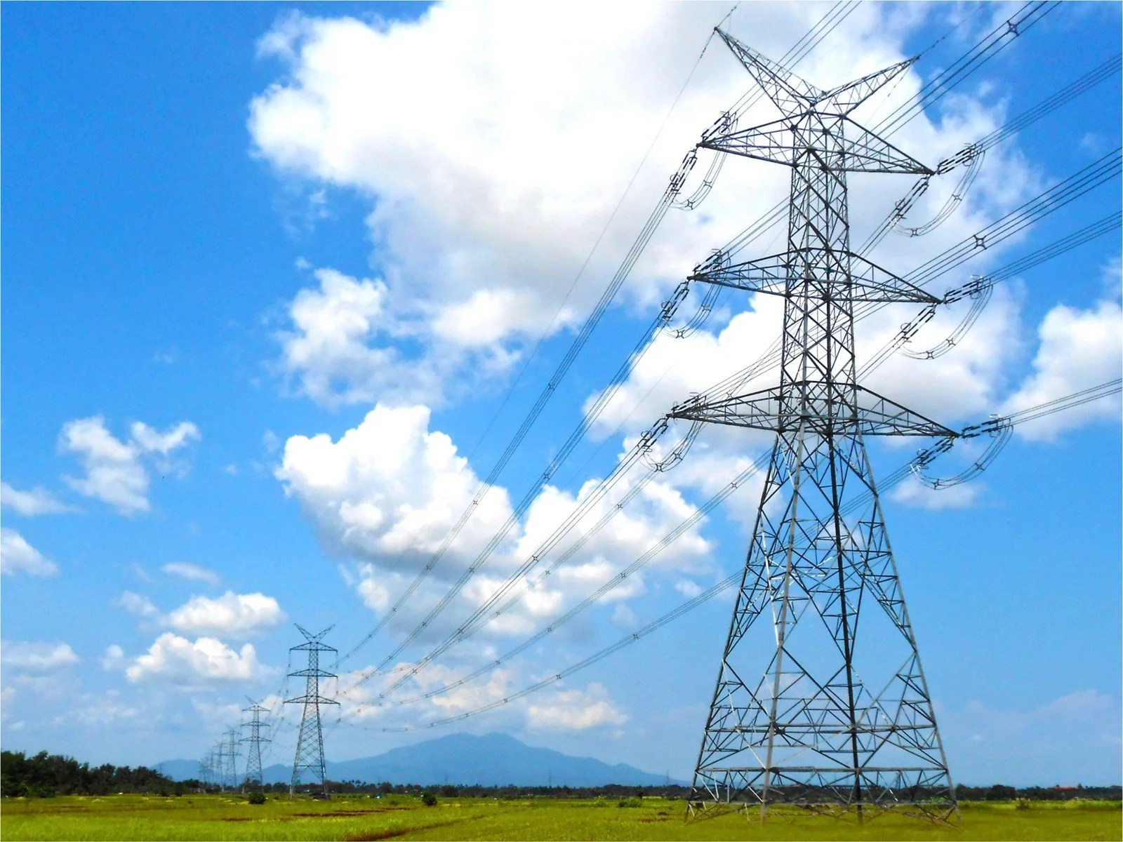 Guv says power outages hurting businesses in NegOcc;  Javi seeking answers