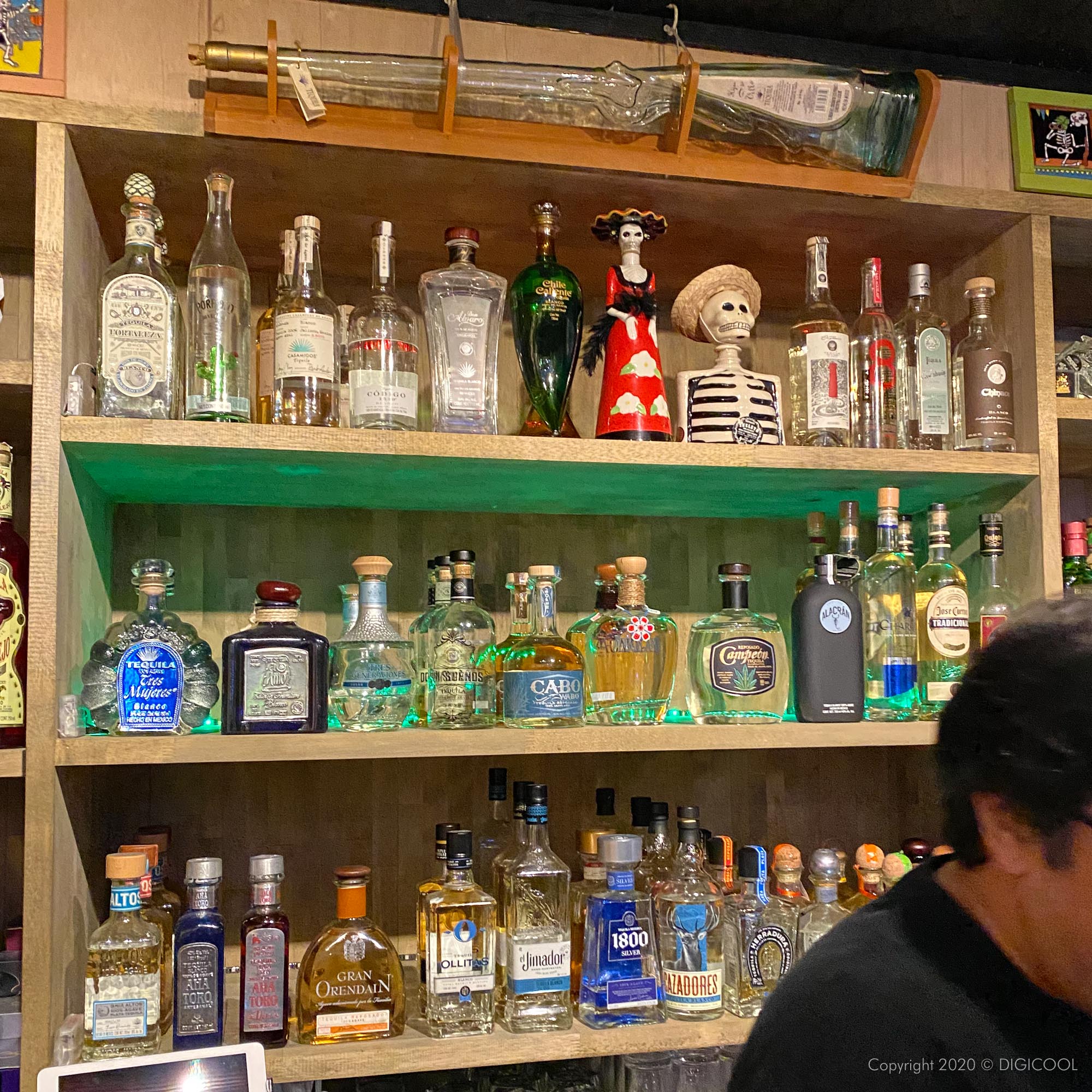 沖縄市・週末前夜だけ営業する「Tequila Bar & Grill OKINAWA