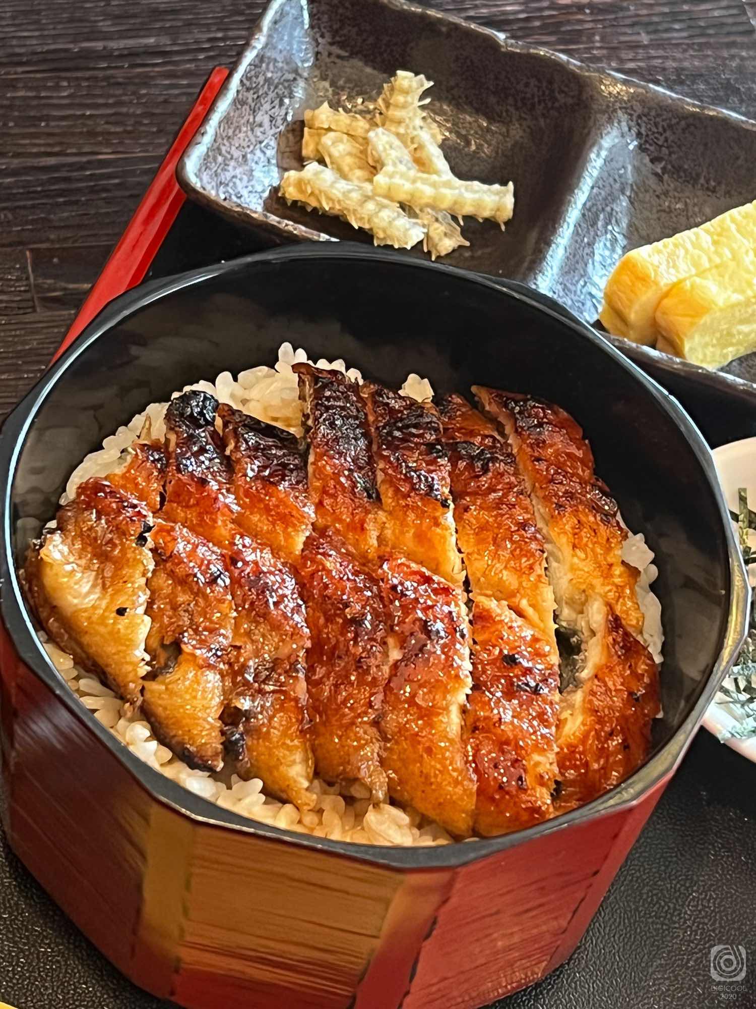 浦添市・夏の終りに元気づけ！「炭火焼うなぎ 竹田」でひつまぶしを