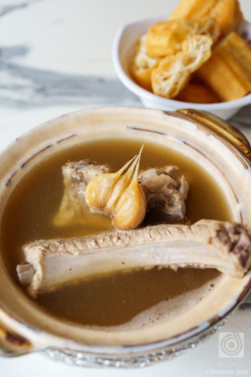 シンガポール ラベンダー・「發起人肉骨茶」でスッキリだけどガツンと