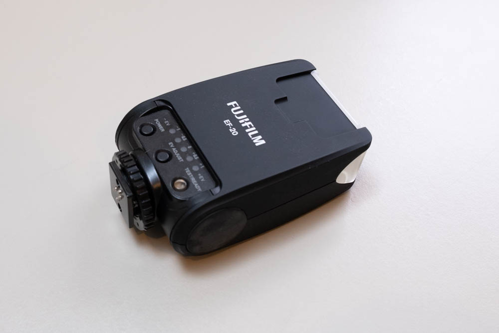 FUJIFILM クリップオンフラッシュ EF-20 トップカメラオンライン FUJIFILM クリップオンフラッシュ EF-20 トップカメラオンライン