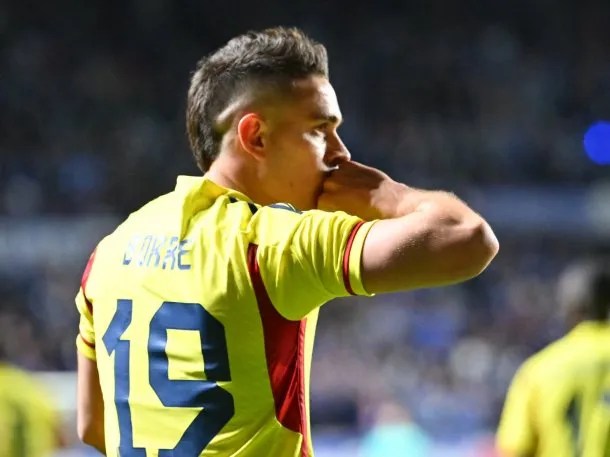 Rafael Santos Borré aceptó la propuesta de Inter de Brasil y no jugará en River