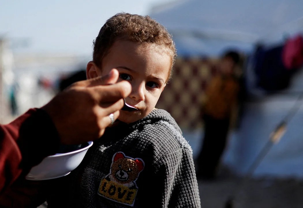La batalla en Jan Yunis amenaza al mayor hospital que sigue funcionando en Gaza