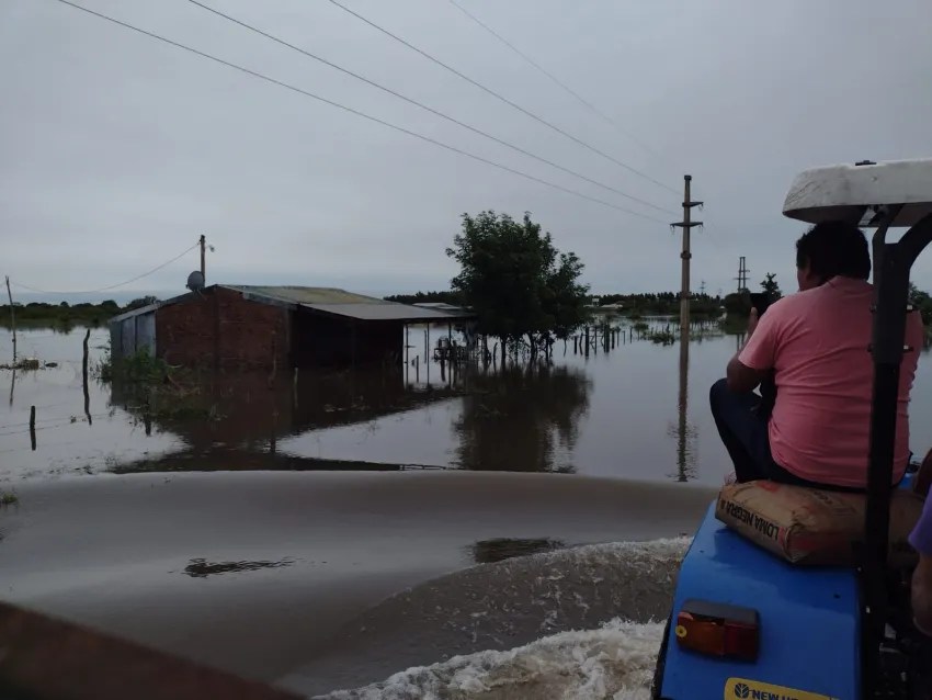 Desolación total: Cedieron las defensas y el agua inundó una EFA en Corrientes