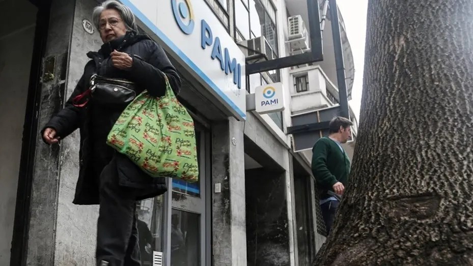 El ajuste a las jubilaciones explicó el 43% de la reducción del gasto en el primer bimestre
