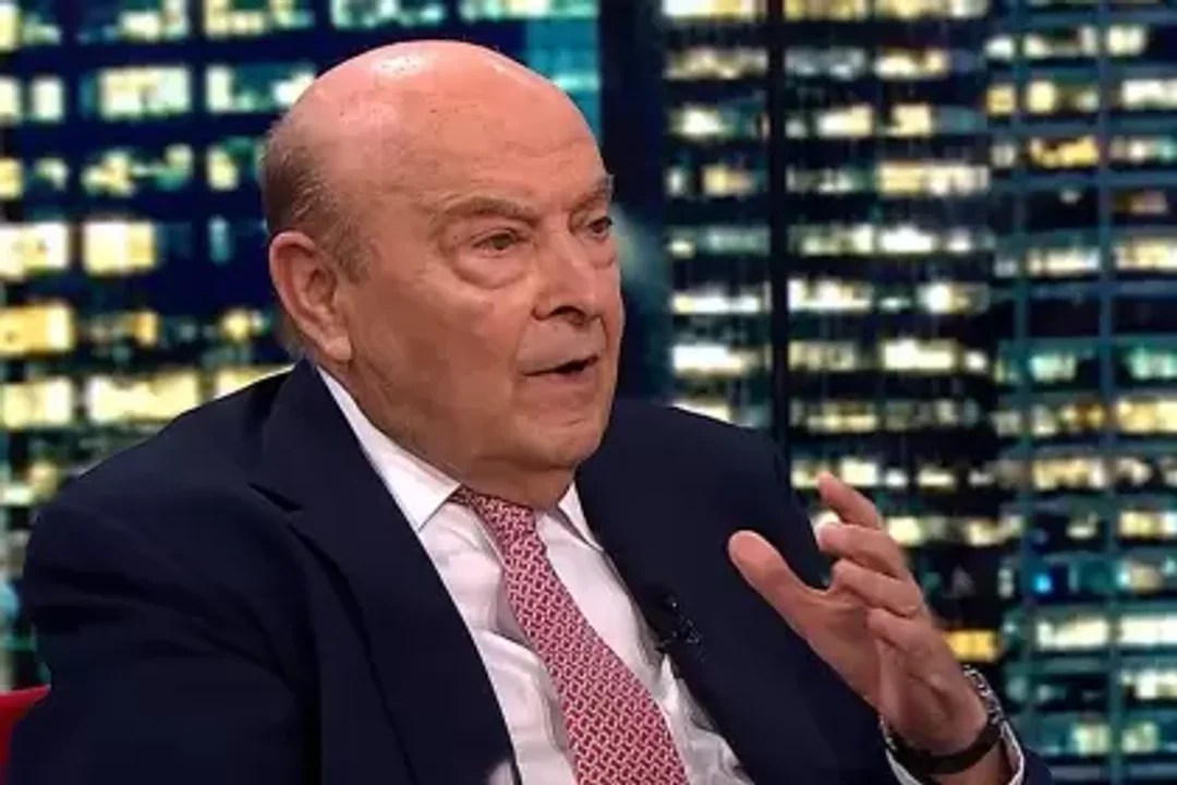 Cavallo dijo que la inflación baja más de lo previsto y pidió acelerar la devaluación