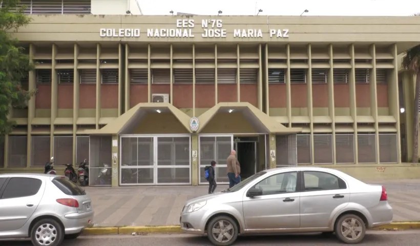 La mujer que agredió a docentes del Colegio Nacional fue detenida