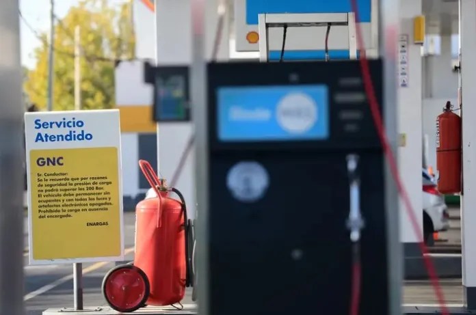 Comienza a normalizarse el abastecimiento de gas a industrias y estaciones de GNC en el país