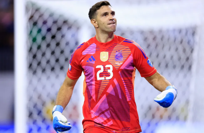 El posteo y la explicación de Dibu Martínez tras ser sancionado por la FIFA