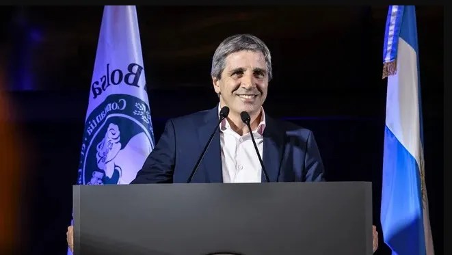 Caputo puso en duda que vaya a pedir un nuevo programa con el FMI para acelerar la salida del cepo