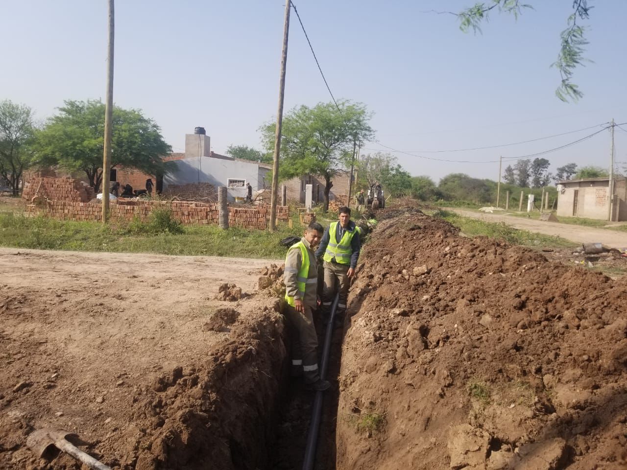 Villa Ángela: SAMEEP culminó los trabajos de extensión de red de agua potable, en el barrio Tupac