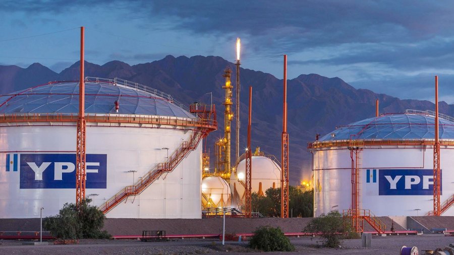 Avanzan las negociaciones de YPF con un nuevo socio para su proyecto de GNL