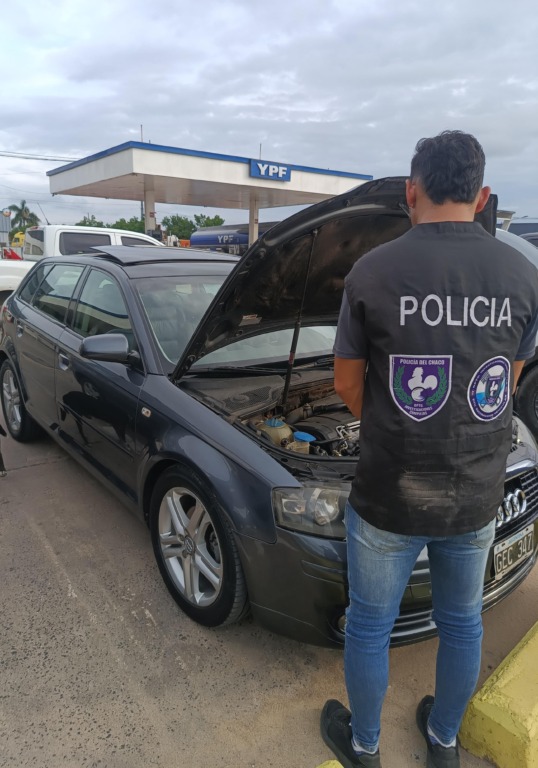 Estaba por vender su auto Audi pero los policías notaron que tenía pedido de secuestro
