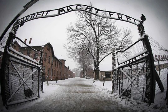 Líderes mundiales y sobrevivientes conmemoraron el 80° aniversario de la liberación de Auschwitz