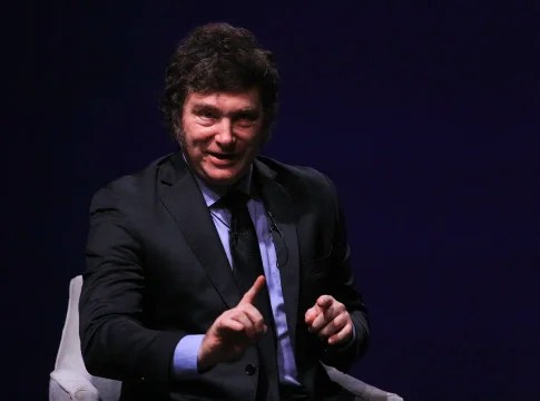 Milei viaja esta noche a Suiza para participar del Foro de Davos