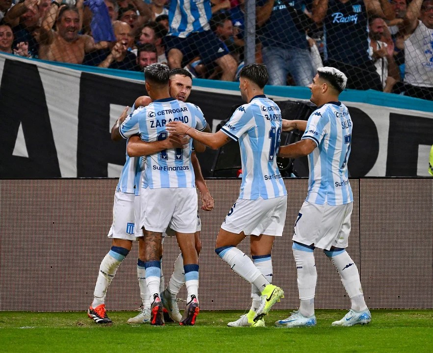 Con la mirada puesta en la Recopa Sudamericana, Racing recibe a Argentinos Juniors por el Torneo Apertura
