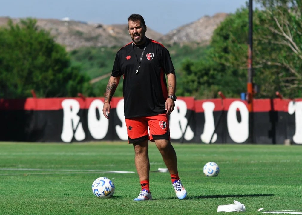 El «Ogro» Fabbiani dirigió su primer entrenamiento con Newell’s