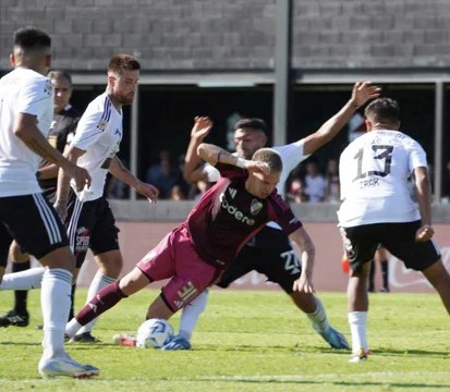 River volvió a dar una pobre imagen, empató con Deportivo Riestra y perdió la oportunidad de ser líder del Grupo B
