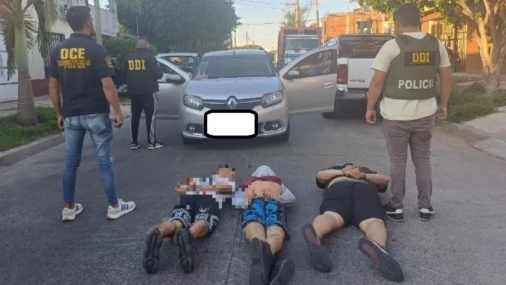 Atraparon luego de persecución a tres ladrones de vehículos que amenazaban a las víctimas con pistolas de juguete