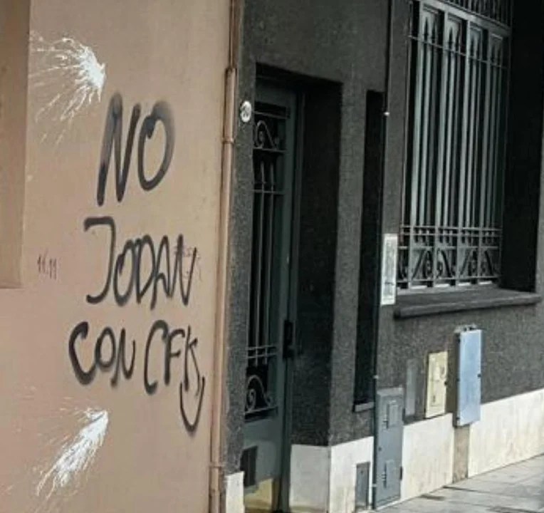 Atacan edificio de Radio Rivadavia en un nuevo embate contra la libertad de prensa