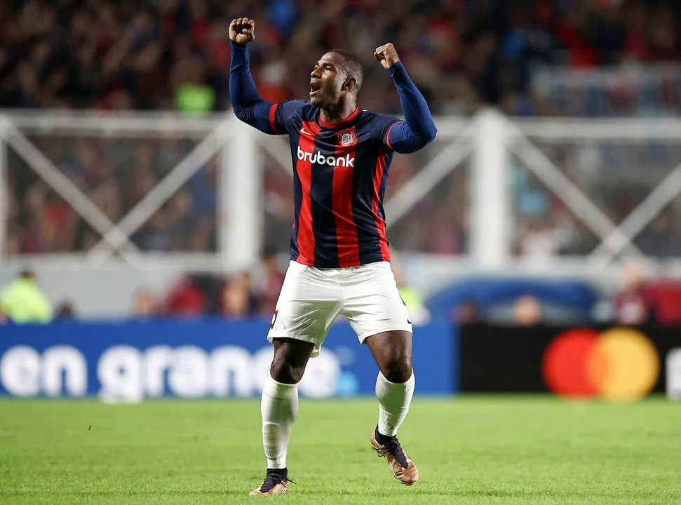 Jhohan Romaña criticó el arbitraje tras la caída de San Lorenzo: “Van varios partidos que inclinan la cancha»