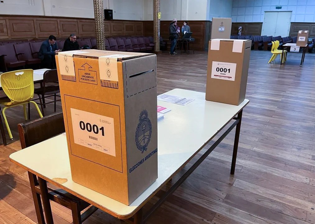 Elecciones en Provincia de Bs. As.: LLA se mide con el peronismo en un test clave con temor a un alto ausentismo
