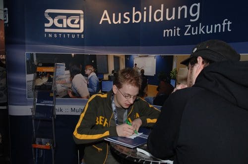 19_348-jpg
