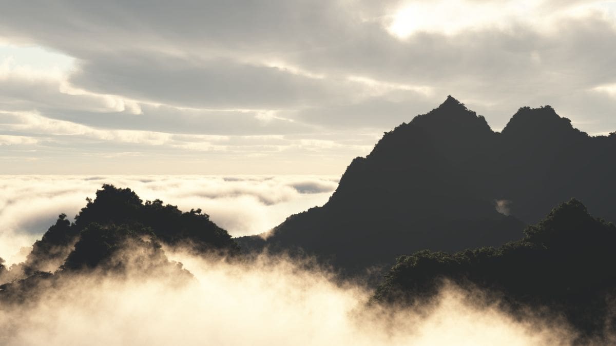 "Berge in Wolken"/Roland Mutterer/Vue/Deutschland