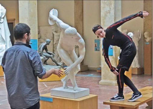 Die Münchner Masterminds der HFF und "Die bewegte Frau": Diskuswerfen im MoCap-Suit.