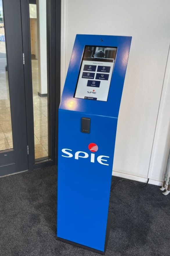 Digital Reception Features Streamline Visitor Management - Professional Space Design - 8K