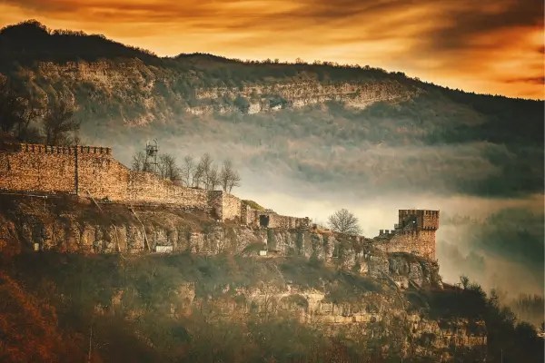 Castelos Medievais: Relíquias do Feudalismo e Símbolos de Poder