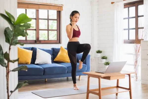 Treino em Casa: Transforme sua Rotina com Exercícios Simples e Eficazes