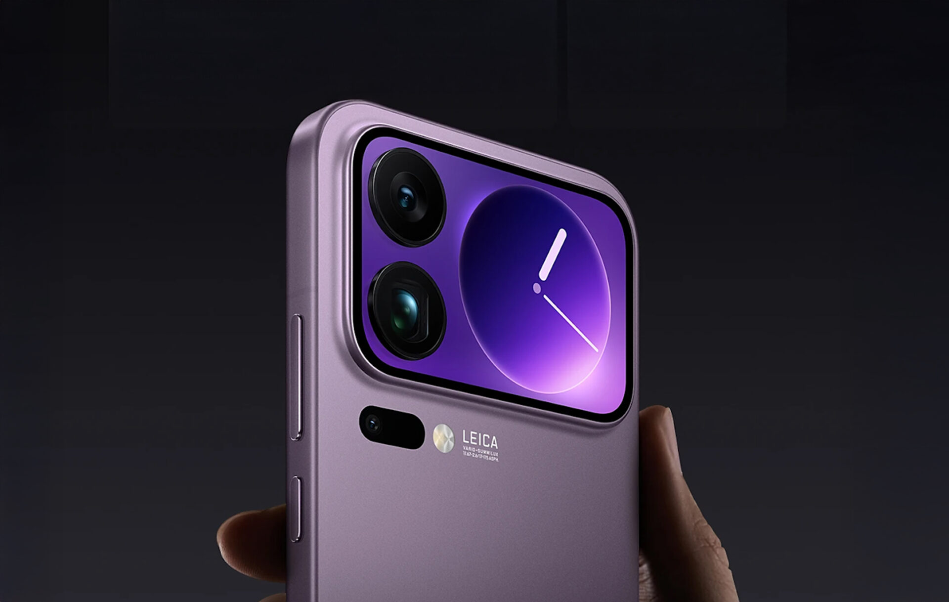 Xiaomi 17 Pro Max dual screen detailed view