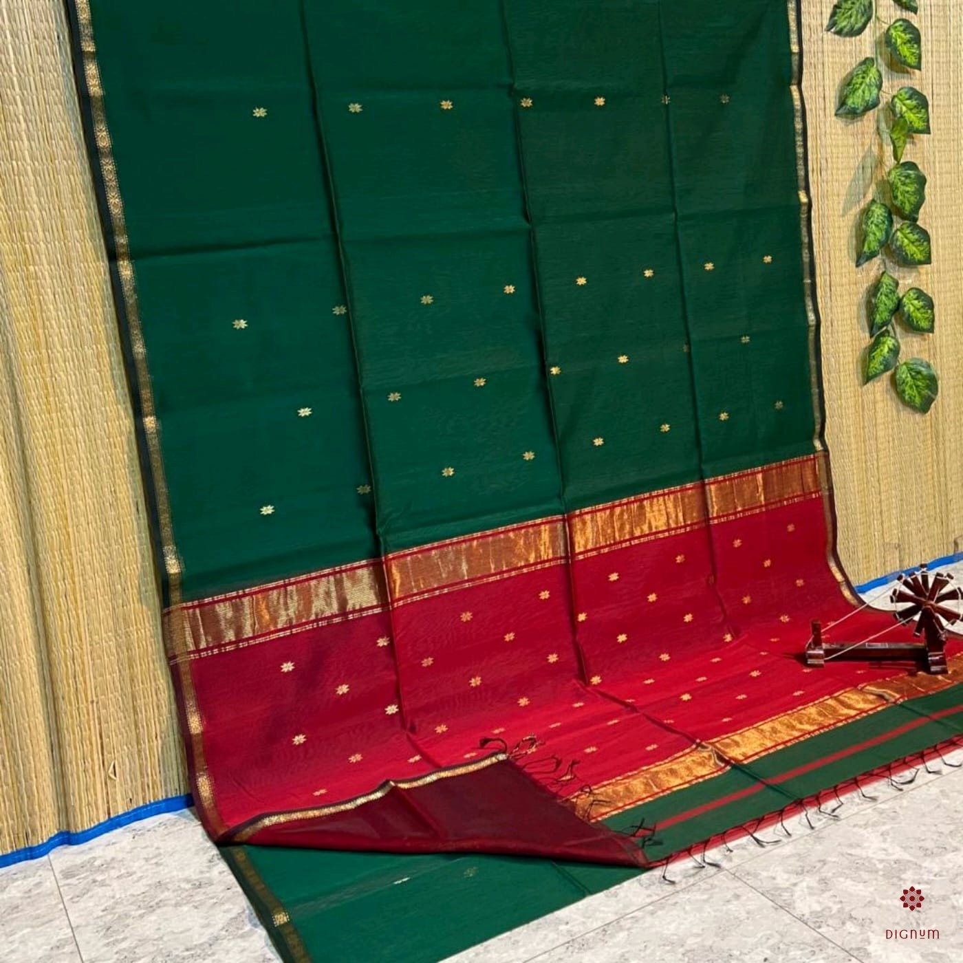 Latest Design Dark Green Maheshwari Silk Cotton Butta Saree