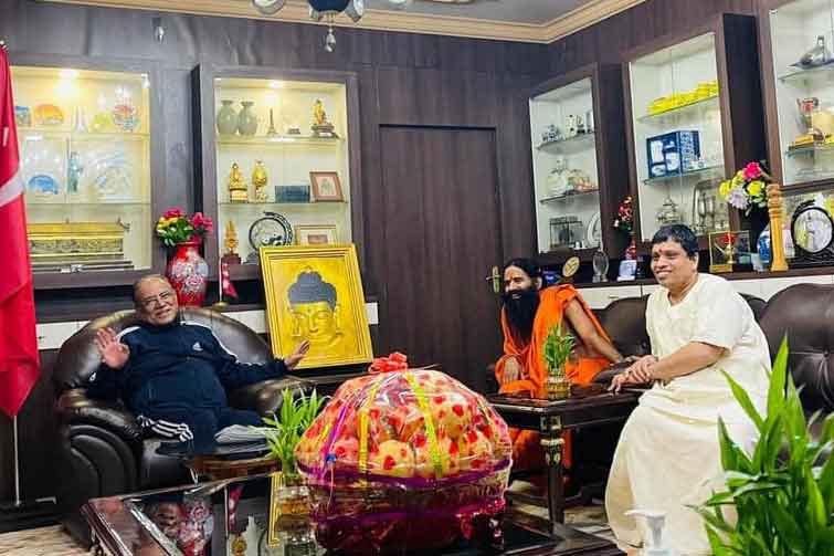 रामदेव र प्रचण्ड बीच भेटवार्ता