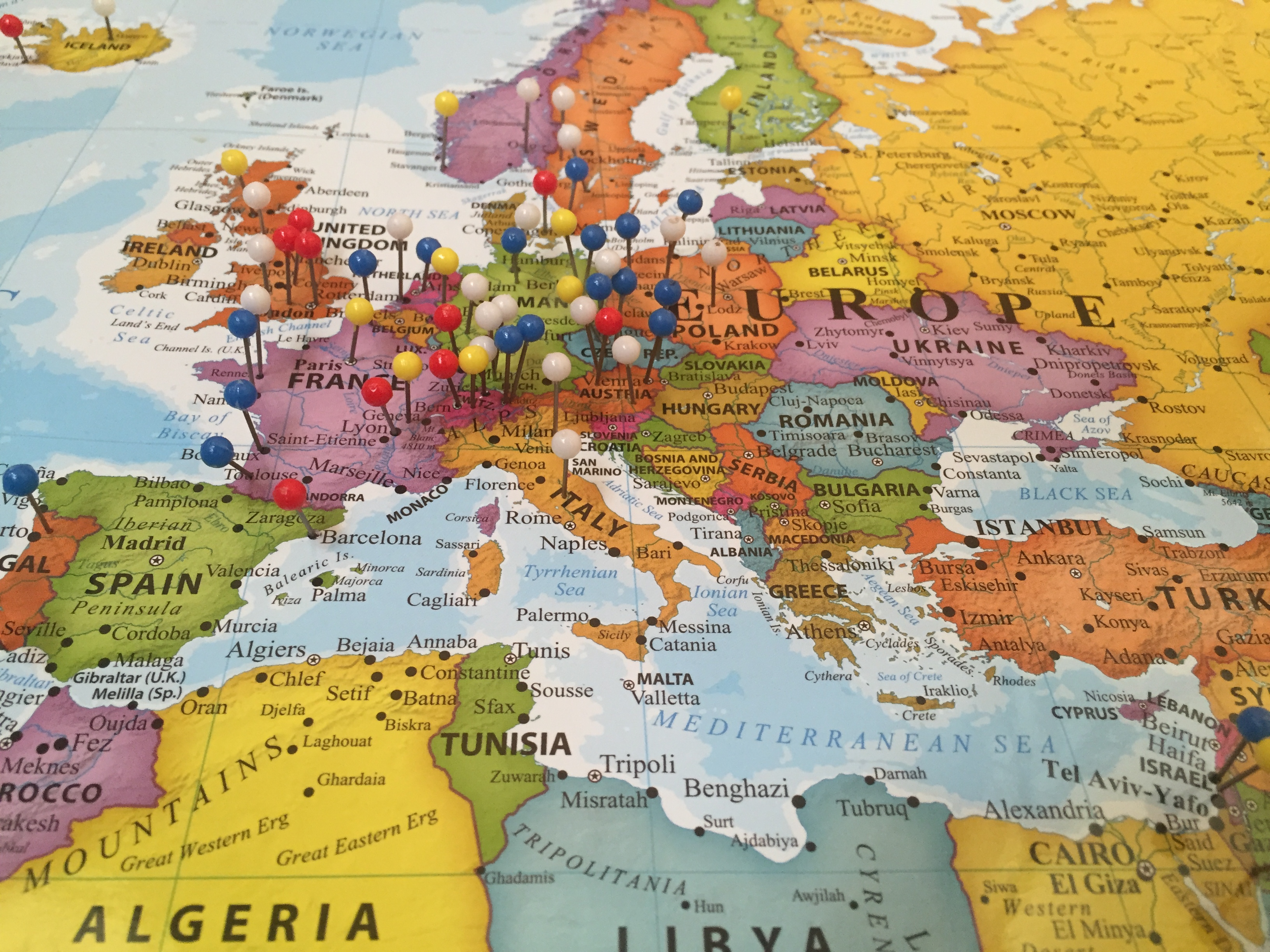 kebanyakan datang dari eropa