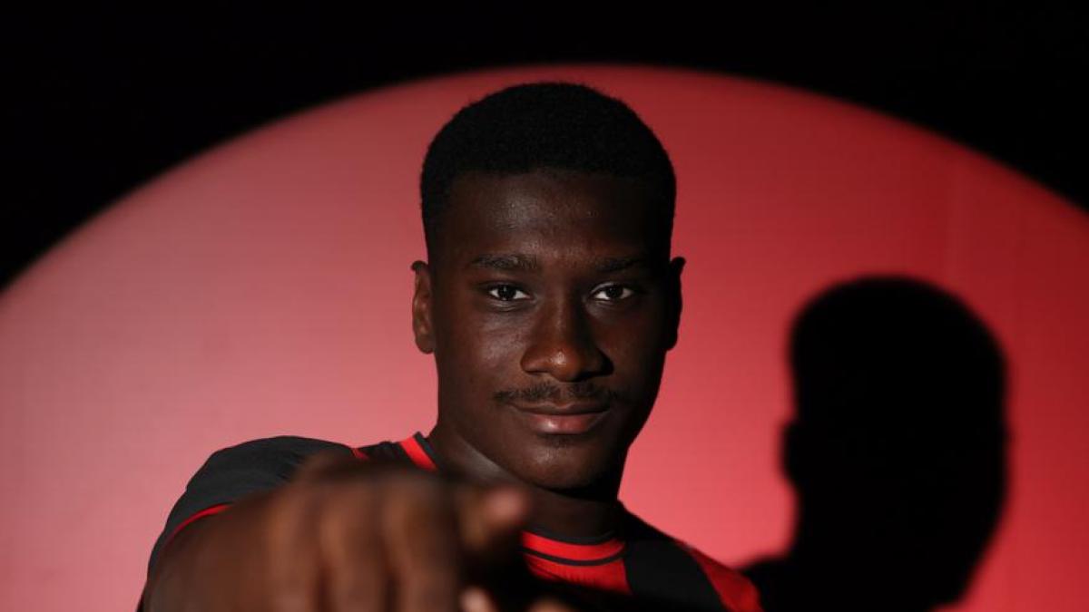 Milan's Defender Dilemma: Considering No New Signings (2026)