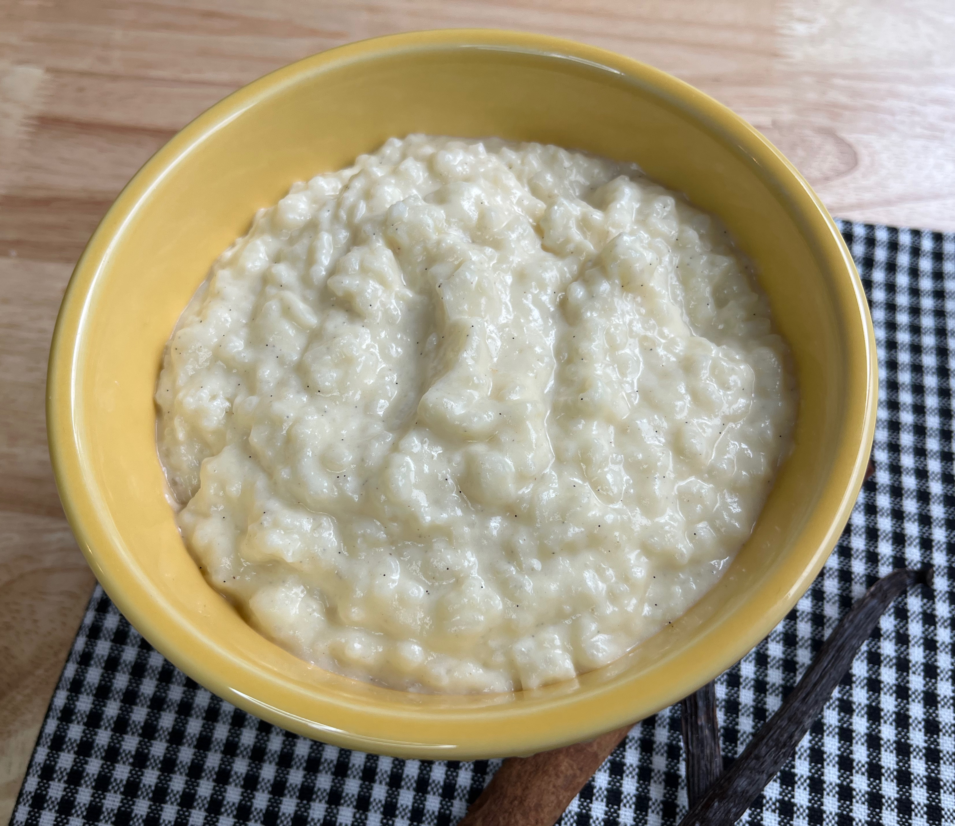 Creamy rice pudding with milk, rice, sugar, cream, eggs and vanilla. That's it! So delicious!