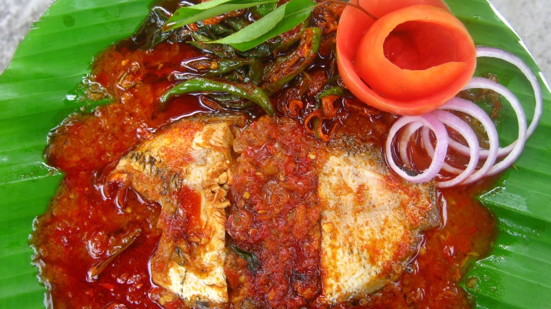 Pearl Spot Fish Boiled With Shallots And Chilli Karimeen Thilappichathu Recipe Curry Recipes Spicy Recipes Curry Recipes Indian Pakodas are a South Asian rainy day speciality.