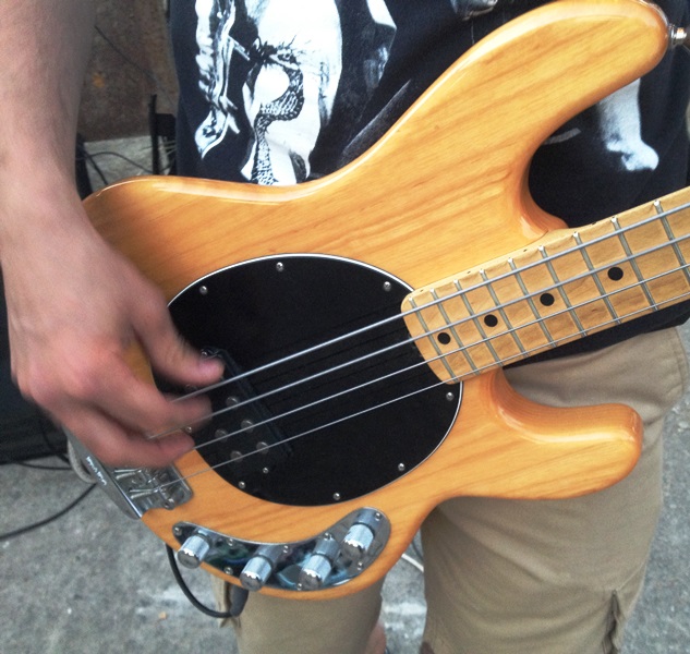 L'actuació durà fins devers les onze. La música sona durant tota la nit.