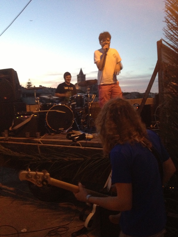 L'estampa de Sineu quan es tornava fosc, darrera l'escenari, era brutal.